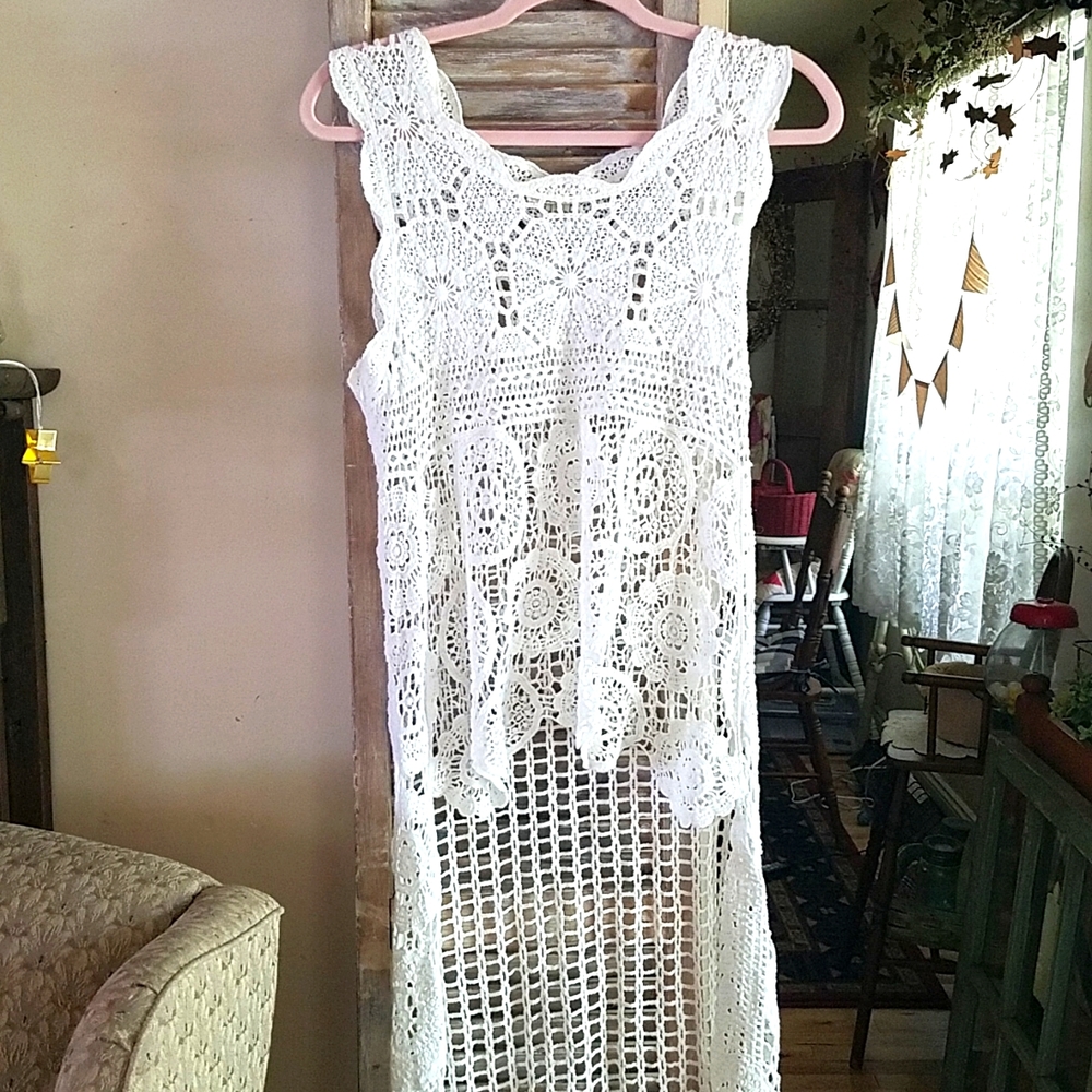 Gimmicks crocheted  top
